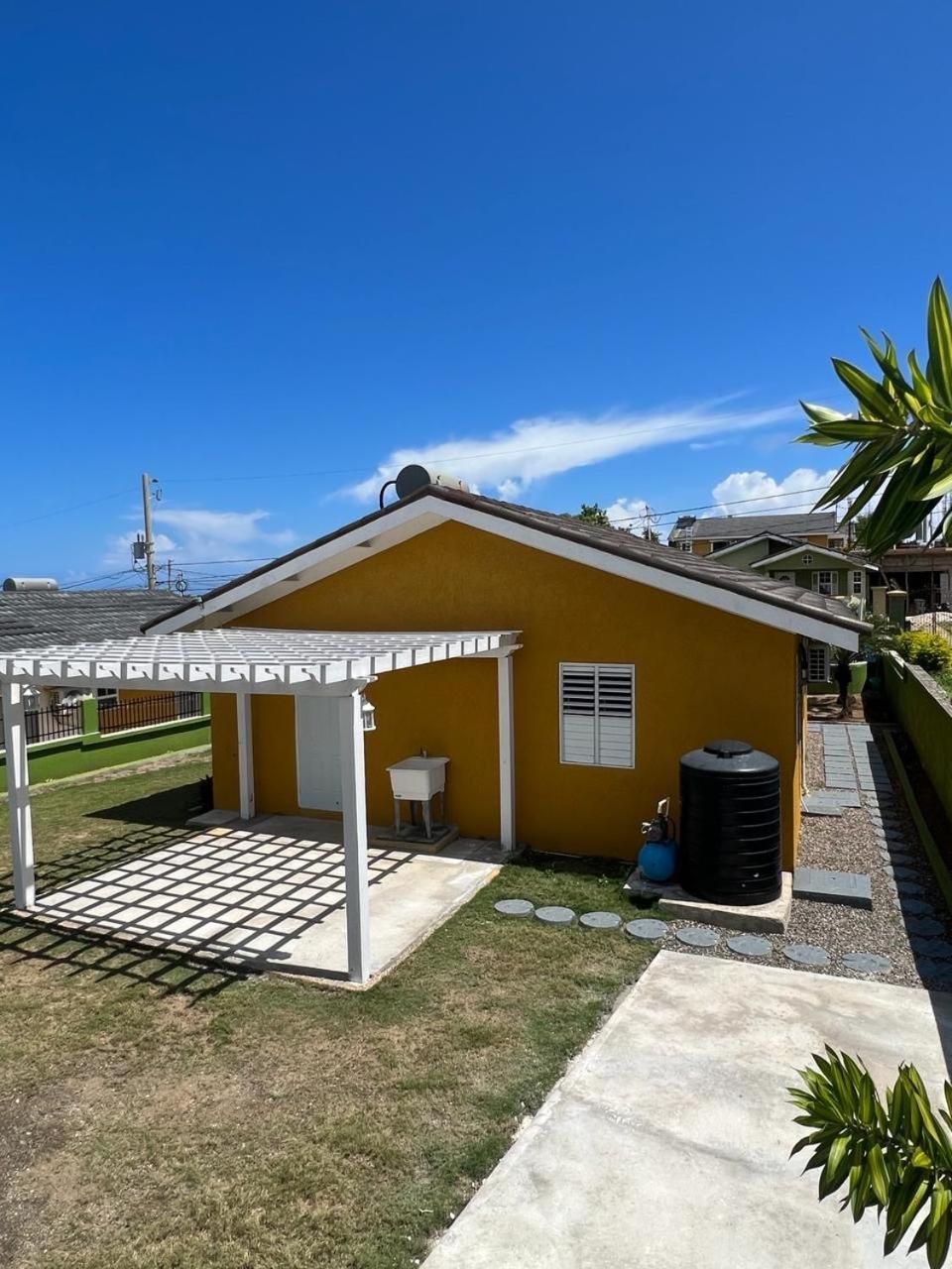 Reddie Vacation Homes Windsor  Екстериор снимка