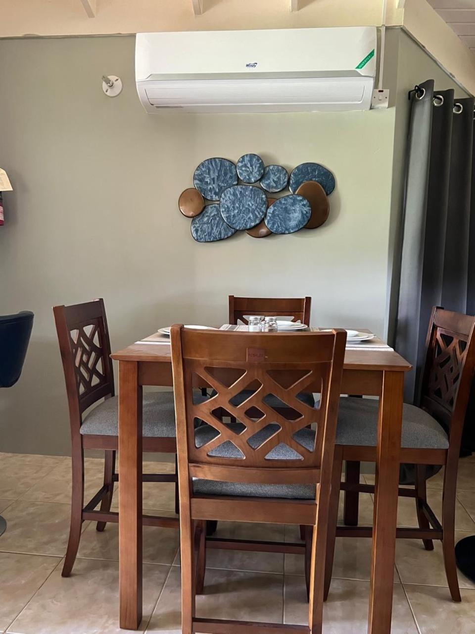 Reddie Vacation Homes Windsor  Екстериор снимка